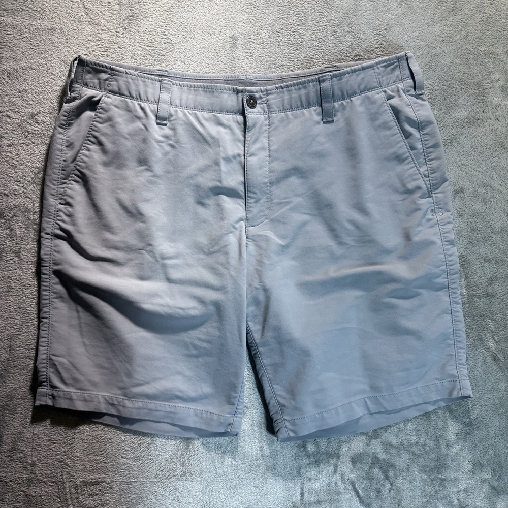 Under Armour Heat Gear Chino Shorts Men's Size 40 Light Gray 10"‎ Inseam Golf